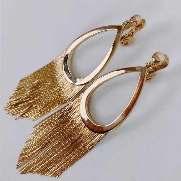 VTG Signed Ellen Tracy Earrings Teardrop Fringe Clip On Glam Shimmer Gold Tone - Picture 2 of 11